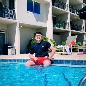 Meet your Posher, Javier